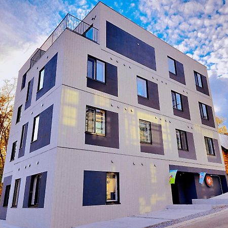 Q Fox Gmg Hotel Kucsan Kültér fotó