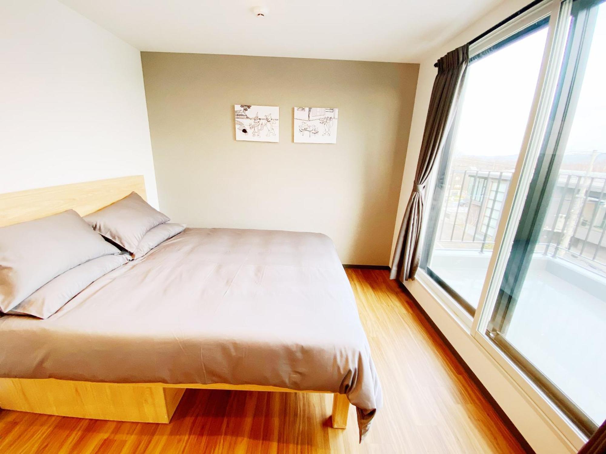 Q Fox Gmg Hotel Kucsan Kültér fotó