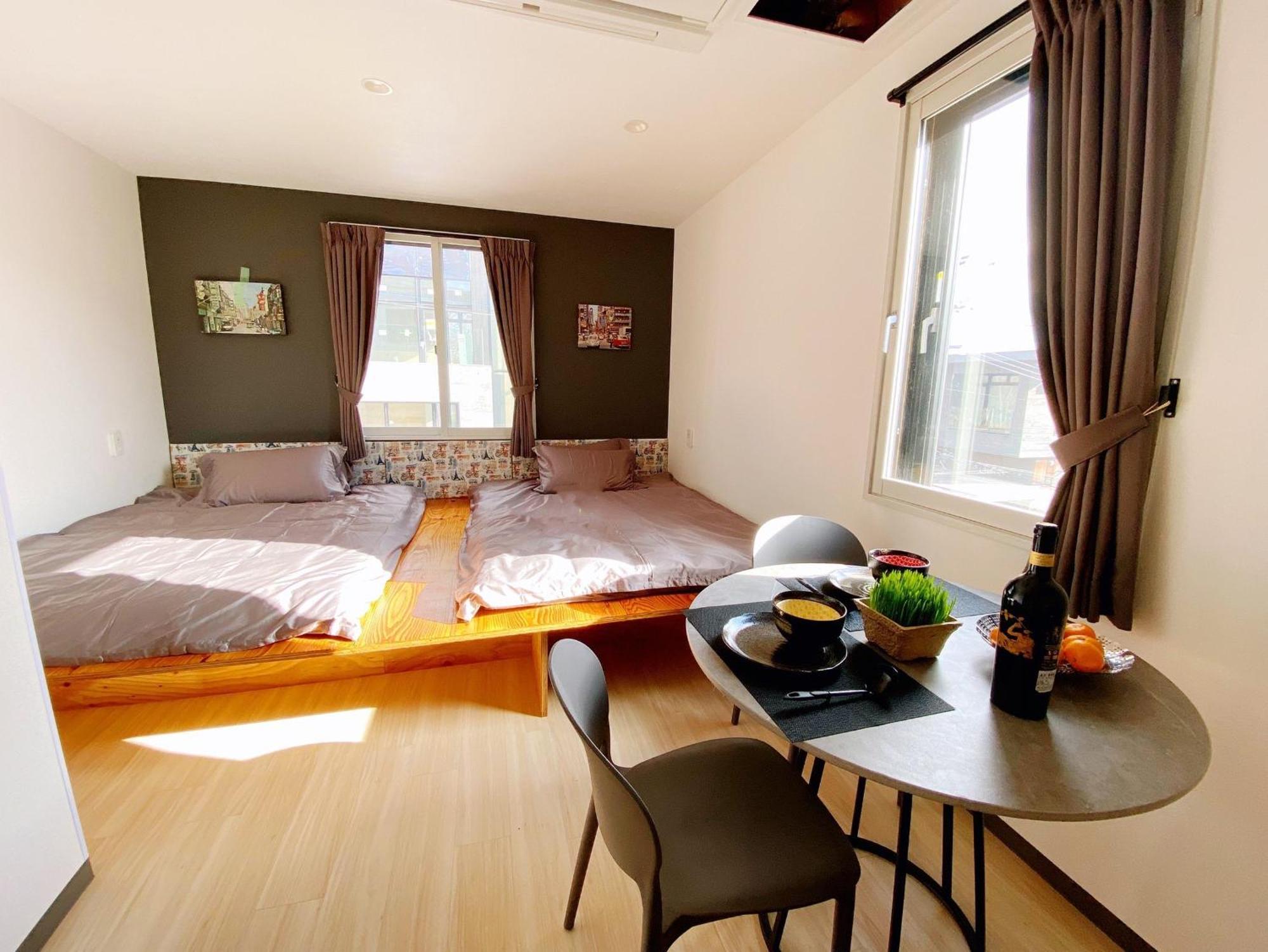 Q Fox Gmg Hotel Kucsan Kültér fotó